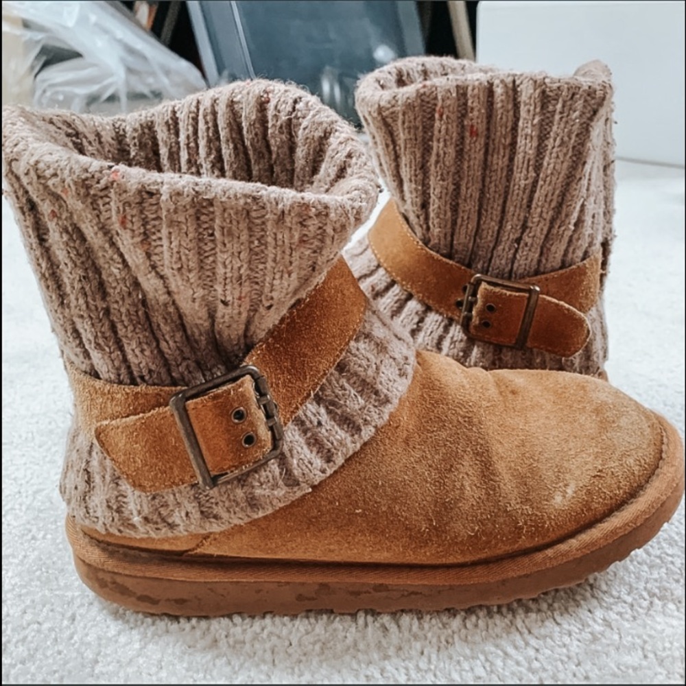 COPY - Sweater Knit Cambridge Roll Down Chestnut Uggs